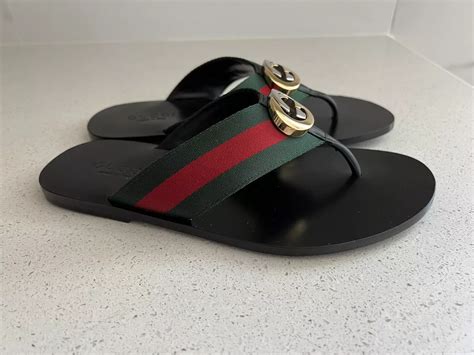 Gucci Flip Flops traducción de letras .